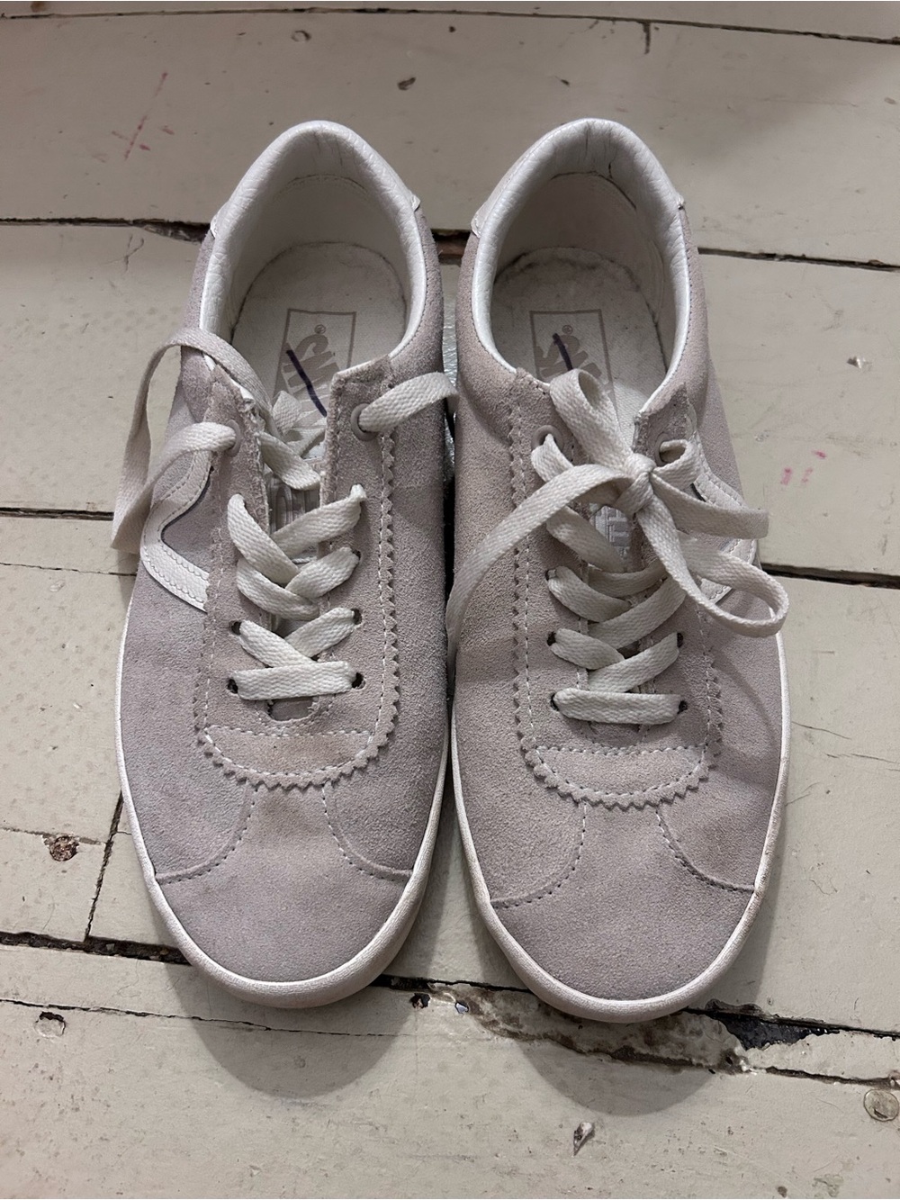 Vans Women's Light Gray Suede Low-Top Sneakers